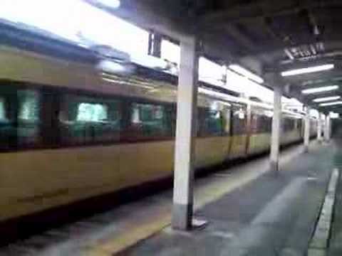 急行能登金沢行き　魚津駅発車