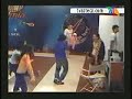 Luis le muestra sus pasos a Guille