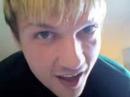 mais um video do nick
parece q num tem oq fazer essa coisa linda!

alguem sabe onde ele t� ai??
=*