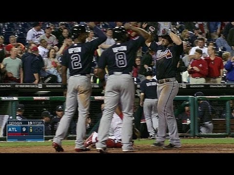 Video: Uggla puts the Braves ahead with grand slam
