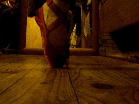 how to dye pointe shoes red