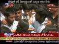 YS Sharmila Meets IIIT Students in Padayaatra at Idupulapaya (TV5)