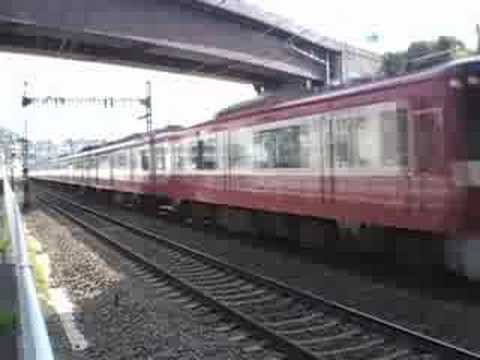 京急新1000形1009編成通過