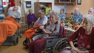 Písně Karla Gotta rozezněly Domov seniorů