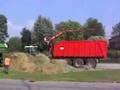 Tractor Fendt 818 loading