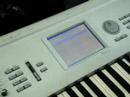 Van Halen jump nos teclados Yamaha, Korg e Roland
