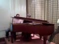 Ytsen en Bart op de piano - Haifa april 2008