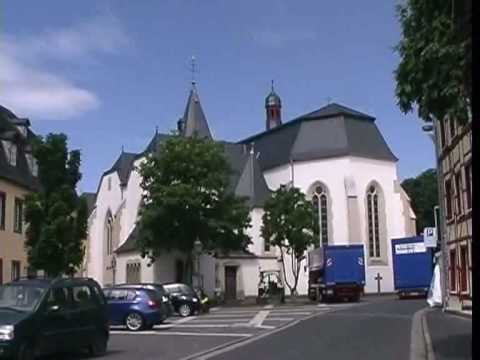 adenau - Das 1000 jährige Adenau liegt in der Hocheifel und trägt den Beinamen Johanniterstadt, da dieser Orden hier im Mittelalter ansässig war. Sehenswert ist der h...