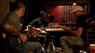 Sevendust-Vin, John and Clint working out song