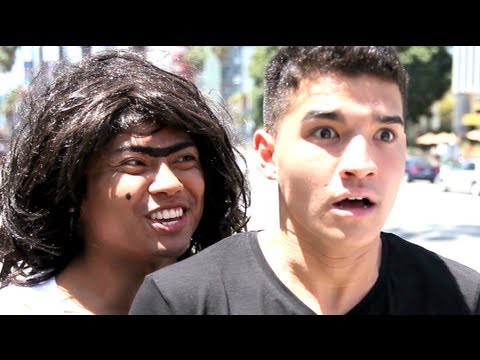 Hollywood - Lucas Cruikshank gave us a tour of Hollywood until something unexpected happens. Follow Lucas! http://www.twitter.com/LucasCruikshank http://www.youtube.com/...