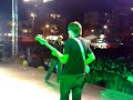 actuaci�n de la madre del topo en el 40 mallorca pop ante m�s de 20.000 personas  presentados por toni aguilar.