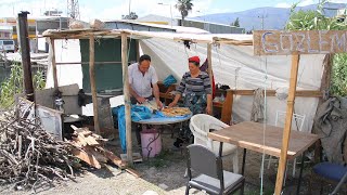 Depremzede kadın gözleme yaparak aile bütçesine katkı sağlıyor