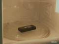 携帯電話を電子レンジでチン