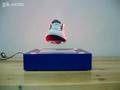 videos de magnetic floating shoe-1