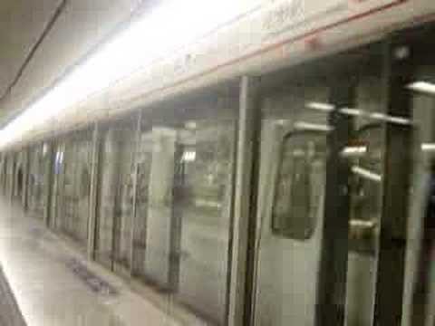 港鐵尾班車職員打燈(二)