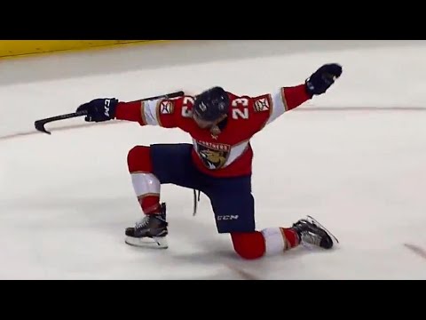 Video: Panthers' Brickley spins and beats Price short-side