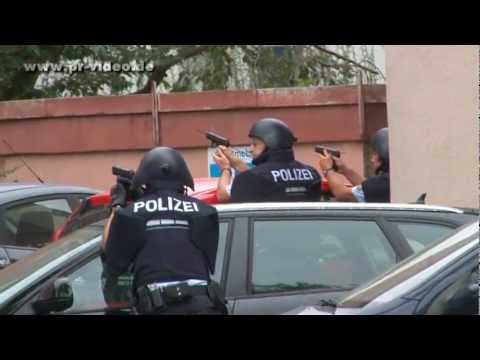 mannheim - Mannheim (ots) - Polizeieinsatz nahm tödlichen Verlauf Heute morgen, kurz nach 06.00 Uhr, wollten zwei Polizeibeamte des Neckarauer Polizeireviers in der Nec...