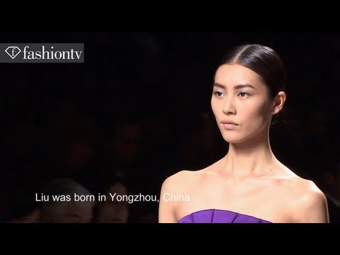 Liu Wen - Liu Wen: Top Model at Fashion Week Fall/Winter 2012-13 http://www.FashionTV.com/videos MILAN - FashionTV highlights top model Liu Wen for Fall/Winter 2012-20...