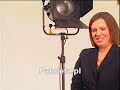 Elżbieta Jakubiak strzela gola stojącemu na bramce Szymonowi Wydrze prosto w czułe miejsce. Fragment programu 
