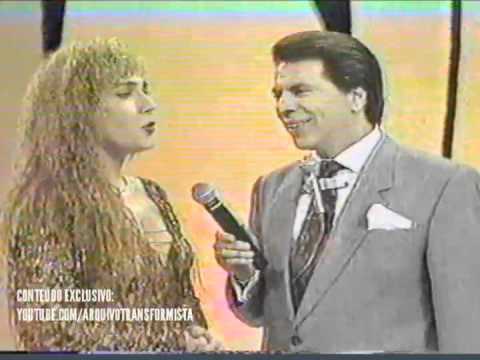 transformistas - Cristiane (Nilton Calassaquibe) e Pâmela Costa (Luis Claudio) são entrevistadas por Silvio Santos e recebem o julgamento dos jurados após suas apresentações,...