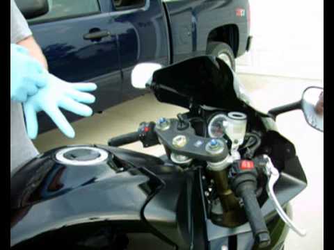 Suzuki GSXR 600 – Front Brake Repair and Flush – Part 1