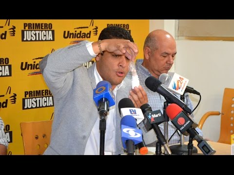 Olivares muestra las pruebas de los medicamentos oncológicos “chimbos” que trae el gobierno con empresas de maletín