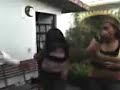 Gente bailando en una fiesta Gente bailando en una fiesta