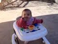 Ma petite niéce Francesca dans le trotteur.