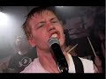 ahoi, freunde der stromgitarren-musik!
so langsam wird es immer ernster mit dem ersten album allez! allez! allez! von kim?, das langsam aber sicher an den start geht.
um euch die wartezeit zu verk�rzen, haben kim? einen videoclip zum albumtrack nein! nein! nein! am start.
dass der videodreh verdammt viel spa� gemacht hat, ist wohl kaum zu �bersehen. denn getreu dem motto der n�chste wohnzimmer-wahnsinn kommt bestimmt, hatten kim? das missionsziel, die rockn'roll-sau rauszulassen. einige instrumente haben das ganze nicht wirklich unbeschadet �berstanden. ;-)
aber seht euch das am besten selbst an!