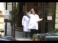 cam�ra cach�e au sujet de la v�rification par test adn des liens familiaux propos�e par thierry mariani aux personnes immigr�es souhaitant b�n�ficier du regroupement familial.