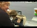 cam�ra cach�e au sujet de la v�rification par test adn des liens familiaux propos�e par thierry mariani aux personnes immigr�es souhaitant b�n�ficier du regroupement familial.
