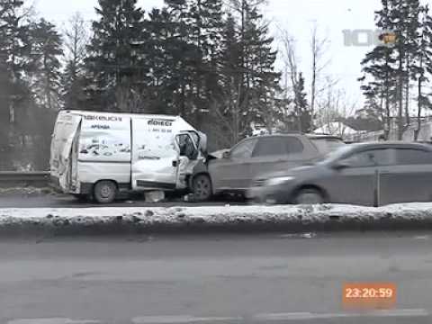 дтп приморский проспект - На Приморском проспекте микроавтобус «Фиат» по неизвестной причине потерял управление, вылетел через бордюр на встречную полосу и...