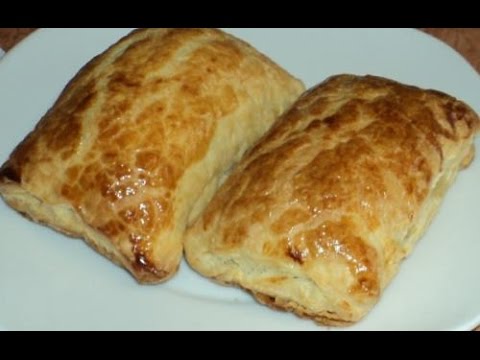 Слойки с творогом. Выпечка из слоеного теста. Слойки рецепт из готового теста.