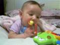 Abigail con juguetes