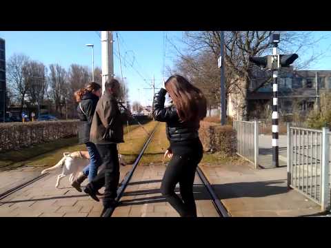 tram - Cabinerit van beginpunt Beverwaard t/m het eindpunt Marconiplein. Beverwaard is een wijk in het gebied IJsselmonde wat op zijn beurt gewoon een deel van Rott...