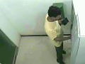 باكستاني يسرق بنقالي