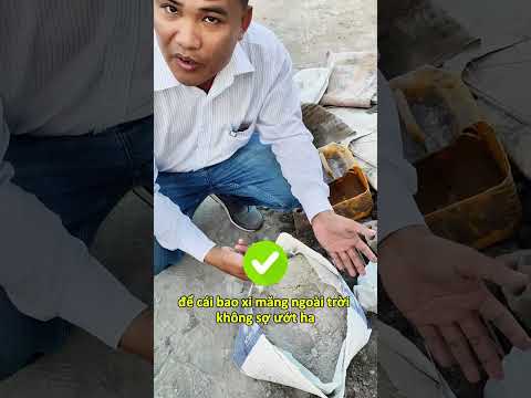 Giám đốc ra tận công trình thử nước tường tô xi măng chống thấm cho chủ nhà