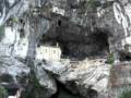 videos de Rezo del Rosario En Covadonga