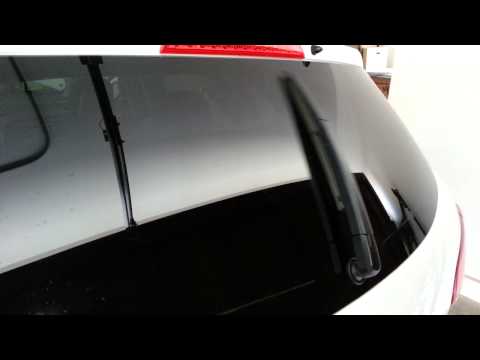 2014 Kia Sorento – Testing Rear Window Wiper After Changing Blade