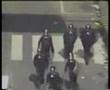 Black Block Génova - Policía retrocediendo en Via Tolemaide