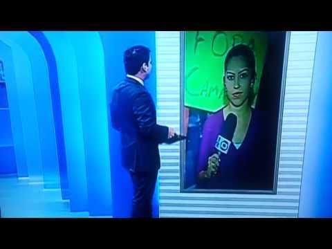 Rede Globo - Durante uma transmissão ao vivo os protestantes invadem a cena e gritam contra a rede globo!