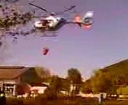 Hubschrauber im Freibad