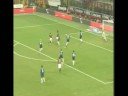 milan inter 1-0 ronaldinho live atmosfera cori stadio da brividi! milan inter 1-0 ronaldinho live atmosfera cori stadio da brividi!