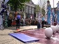 marco bonisimo jongleert voor koningin beatrix
