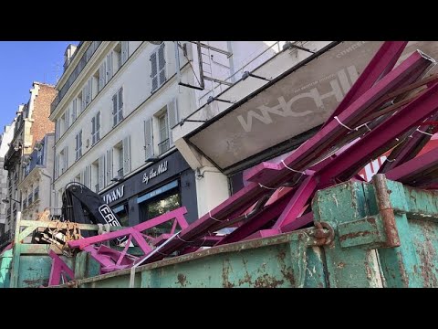 L'icònic Moulin Rouge parisenc perd les aspes, no hi ha cap ferit