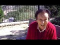 Lo que más me ha gustado siempre de Carcabuey es su gente. Siempre he presumido de ello. Quiero enseñaros este vídeo que hemos preparado entre algunos Asitunos. Es el comienzo de un proyecto con el que queremos contar a todo el mundo como somos y hemos sido en Carcabuey. Cómo hemos vivido, cómo vivimos y por lo que ha pasado la gente de Carcabuey. En este primer vídeo, podréis ver a 9 personas de Carcabuey. El día que lo rodamos fueron los 9 primeros que quisieron colaborar. A cada uno, por separado, mientras paseaban por el Cañuelo les pedimos que se sentaran en el banco y nos contestaran a cuatro preguntas. A los 9 las mismas preguntas, que no sabrían hasta que no empezáramos a grabar, ninguno escuchó las respuestas del otro.Este es el curioso resultado, que lo disfrutéis (recomendamos subir el volumen).