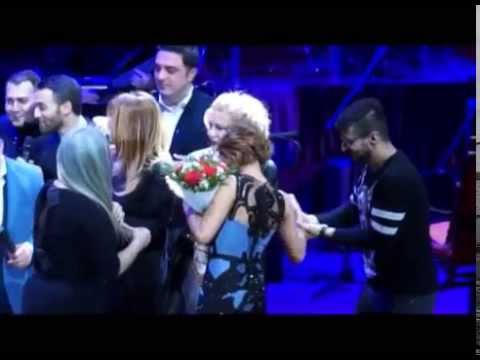 Royanin konsertinde Abbas Muradin tortunu kesen show ehline yaxin durmadi 10LAR ATV
