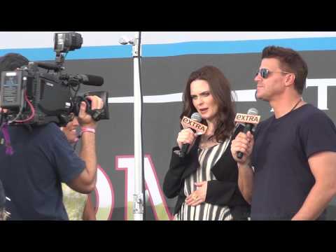Bones Extra Interview w/ Emily and David at Comic Con 2012