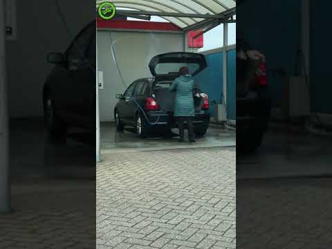 Mąż będzie z niej dumny. Pani w myjni samochodowej pierze tapicerkę