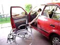 1:22 en bajar la silla de ruedas del auto feña.
